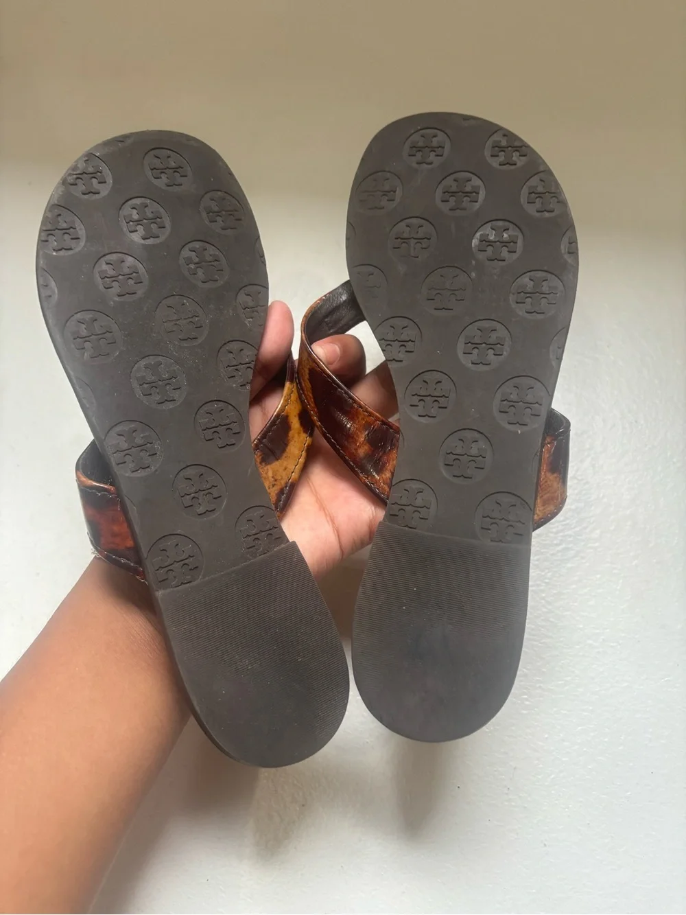 Tory Burch dark brown leather and animal-print flip-flop sandals Gold Logo 6